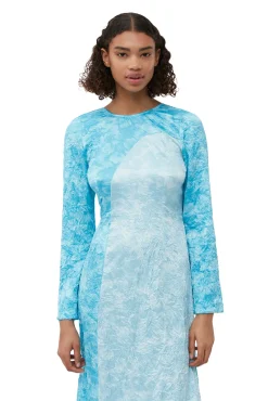 New GANNI Crinkled Maxikleid Aus Satin Ethereal Blue
