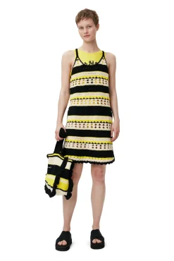 Shop GANNI Gehakeltes Slip-Kleid Golden Kiwi