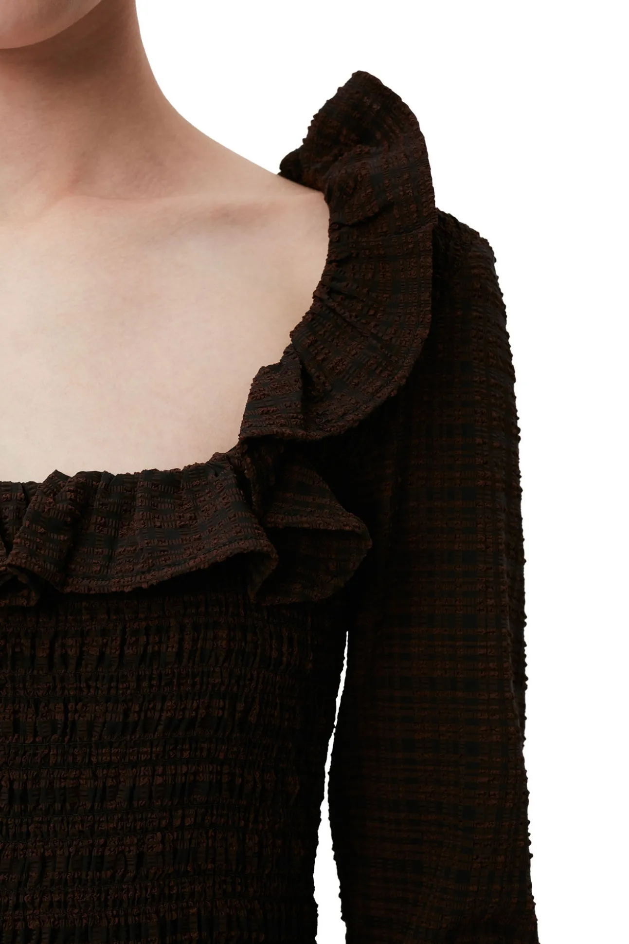 Hot GANNI Gesmokte Seersucker-Bluse Mit Offenem Ausschnitt Chicory Coffee