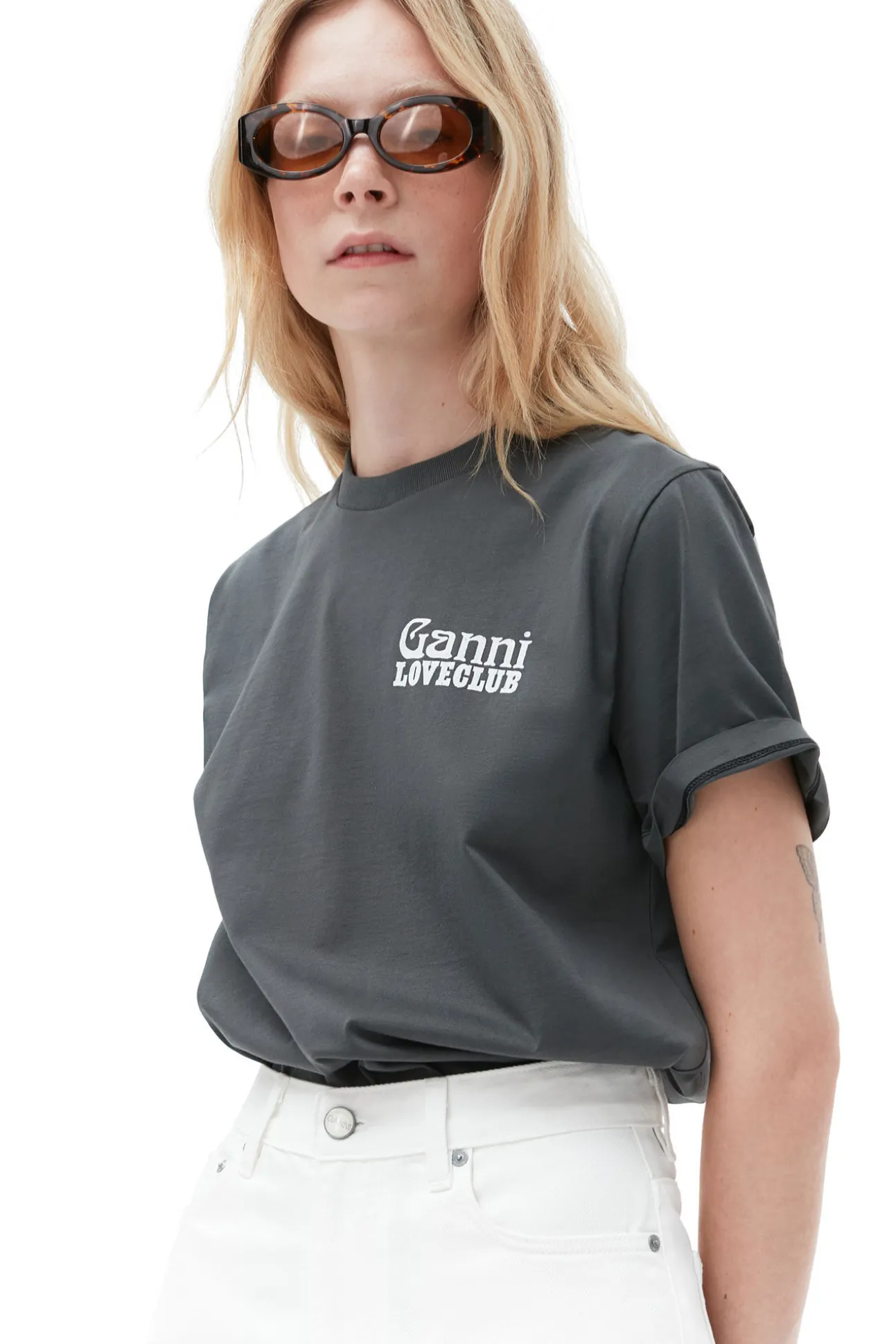 Store GANNI Lassiges Loveclub-T-Shirt Volcanic Ash