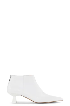 Shop GANNI Leicht Spitze Crop-Stiefel Egret