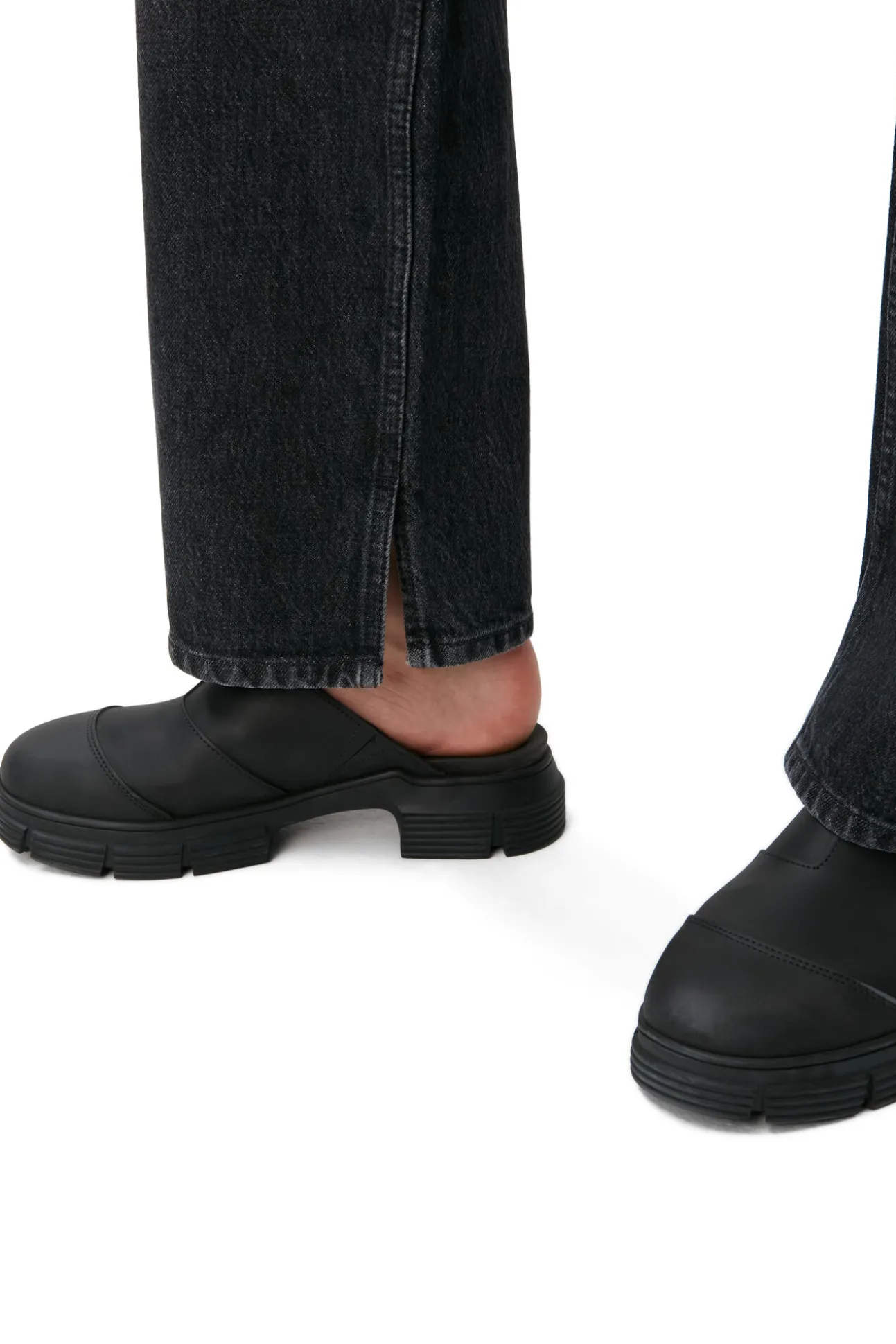 Shop GANNI Lovy Jeans Black/White Vintage