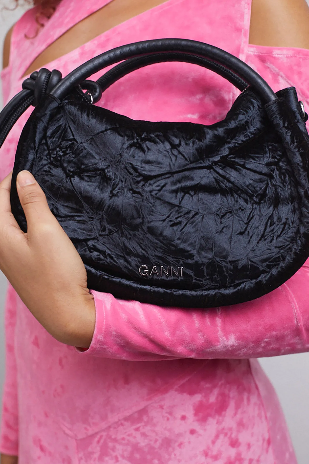 Cheap GANNI Mini-Knot-Tasche Black